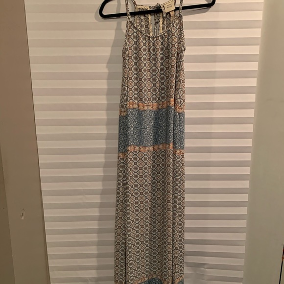 Dress - Picture 1 of 2